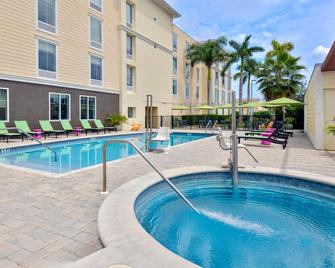 Home2 Suites by Hilton Nokomis Sarasota Casey Key - Nokomis - Басейн