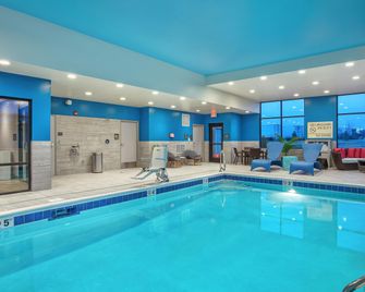 Hampton Inn Simpsonville - Simpsonville - Piscina