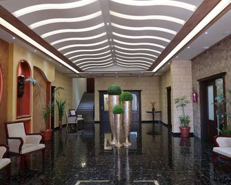 Boulevard Palace Hotel - Monrovia - Lobby