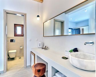 Aella Residence - Naousa - Bathroom