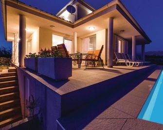 3 Bedroom Lovely Home In Novalja - Novalja - Patio