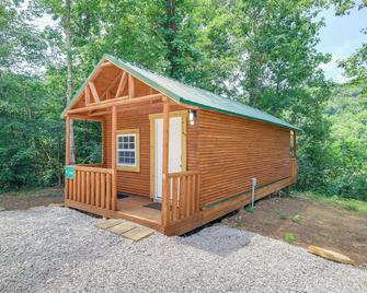 Cozy Cabin W/ Direct Atv Trail Riding & Mtn Views! - Caryville - Building
