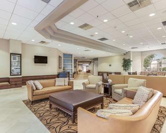 Burrstone Inn Ascend Hotel Collection - New Hartford - Area lounge