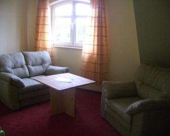 Landhotel Zum Honigdieb - Ribnitz-Damgarten - Wohnzimmer