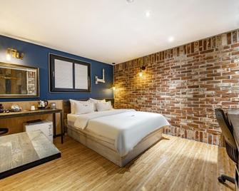 Yaja Hotel Chonho - Seoul - Bedroom