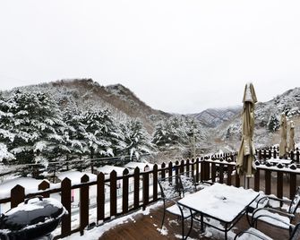 Myeongjisan Valley Stay - Pocheon - Balcón