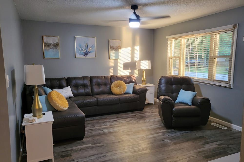 Kokomo's Mini Manor, great cozy place to stay! - Kokomo - Wohnzimmer