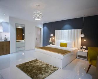 The Cabin Hotel - Accra - Bedroom