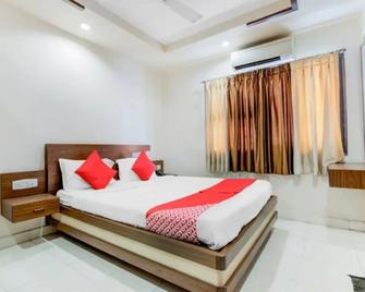 Super Hotel O Allipuram Near Railway Station - Visakhapatnam - Habitación