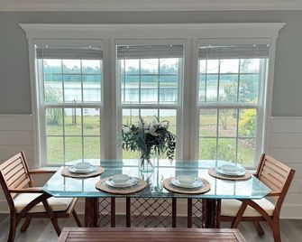 Willow Round Resort-5 min off I-75 w/ Lake Views! - Hahira - Dining room