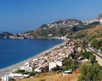 Hotel Caudullo - Letojanni - Playa
