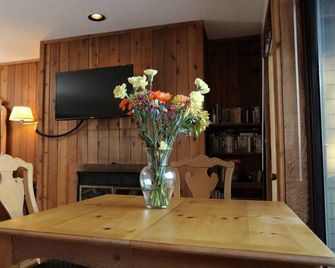 Canaan Valley 1BR renovated 1BR, family friendly. - Davis - Comedor