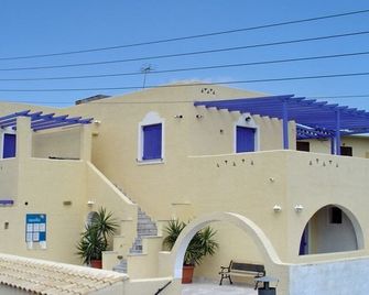 Sylvia Studios - Egina - Edificio