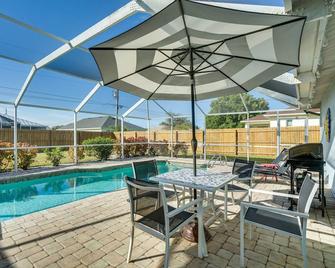 7 Mi to Beaches Pet-Friendly Cape Coral Home - Cape Coral - Pool