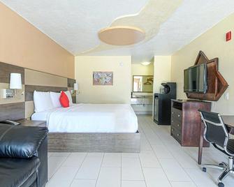 Scottish Inns & Suites Shenandoah Woodlands Mall, King Suite, Free Parking - Conroe - Makuuhuone