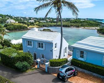 Ocean Side Studio Cottage - Condé Nast recommended - Camden - Building