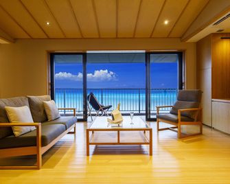 أومينو ريوتاي أوكيناوا ناكاماسو - أونا - غرفة معيشة