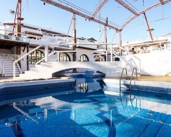 Sanafir Hotel - El Pacha Suites (Adults Only) - Şarm El Şeyh - Havuz