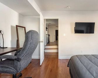 Spacious Cozy Retreat, Sleeps 10, Near Nyc & Ewr - Newark
