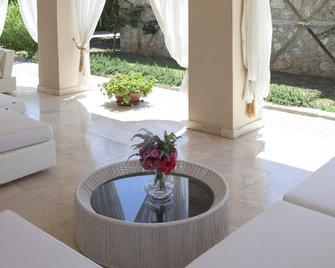 Flow Datca Surf & Beach Hotel - Datça - Lobby