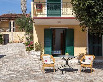 9 Muses Villas - Messene - Patio
