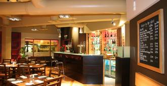 The Dragon Hotel - Swansea - Bar