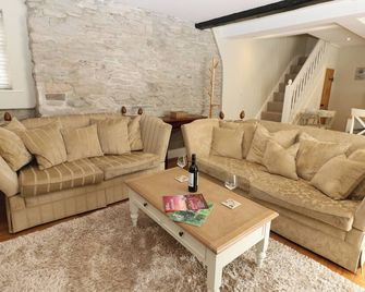 White Swan Cottage - Leyburn - Living room