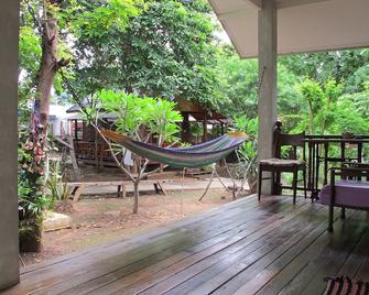 Sichang My Home - Chonburi - Patio