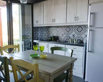 Thea Houses - Milina - Dining room