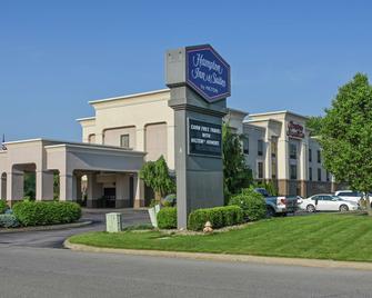 Hampton Inn & Suites Youngstown-Canfield - Canfield - Building