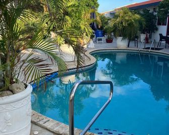 Harmony B&b - Paradera - Pool