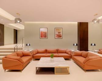 Keys Select by Lemon Tree Hotels, Udaipur - Удайпур - Вітальня