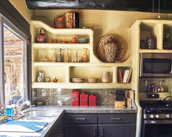 Secluded Dunes - Desert Paradise - Bermuda Dunes - Kitchen