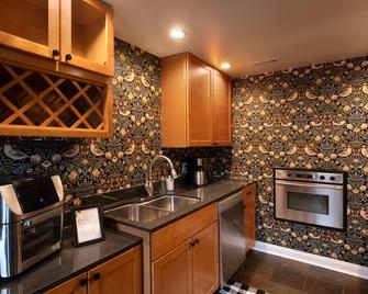 ☆Soulard Market Flat☆Close to Busch and Downtown☆ - St. Louis - Kitchen