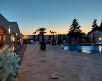 Hotel Rodiv - Găeşti - Pool