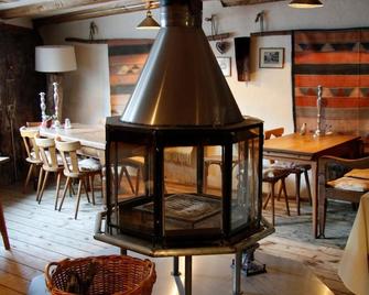 Zur Ewigen Lampe at Hemingway Trail - Nideggen - Restaurant