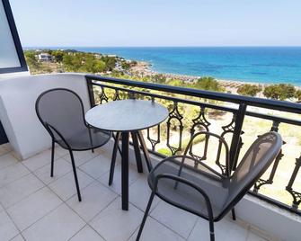 Elegant Beach Hotel - Kyparissia - Balkón