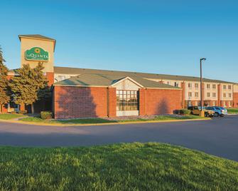 La Quinta Inn & Suites by Wyndham Minneapolis Northwest - Brooklyn Park - Edificio