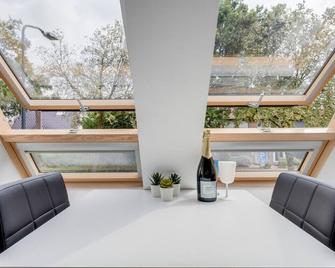 Wellness apartment Apeldoorn with Sauna and Jacuzzi - Apeldoorn - Balcony