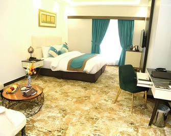 Faletti's Grand Hotel Multan - Multān - Bedroom