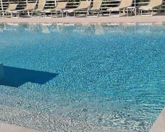 Agriturismo Podere L'Agave - San Vincenzo - Basen