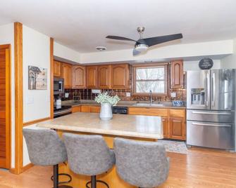 Providence Hideaway: Trailer parking. near Henry Co Saddle Club, pet-friendly - New Castle