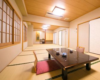 Hotel Nagisa - Beppu
