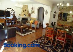 Casa da Ribeira (Sesimbra) - Sesimbra - Olohuone