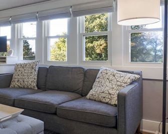 Charming Craftsman Home in Dickson | Pet Friendly - Dickson - Huiskamer