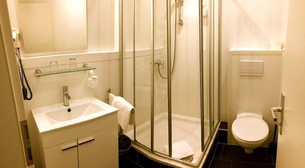 Hotel Roter Kater - Kassel - Phòng tắm