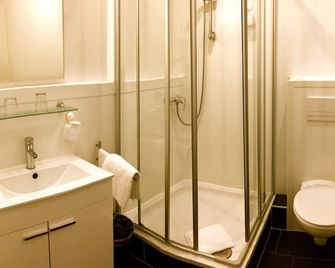 Hotel Roter Kater - Kassel - Phòng tắm