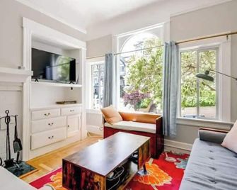 Explore the City from the Beautiful, Victorian, Liberty Hill - סן פרנסיסקו - סלון