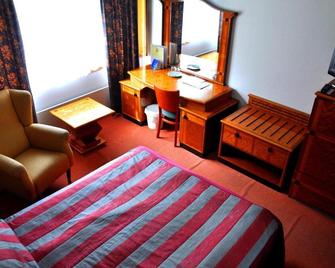 Hotelli Hiittenharju - Harjavalta - Bedroom