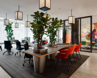 citizenM Schiphol Airport - Schiphol - Lobby